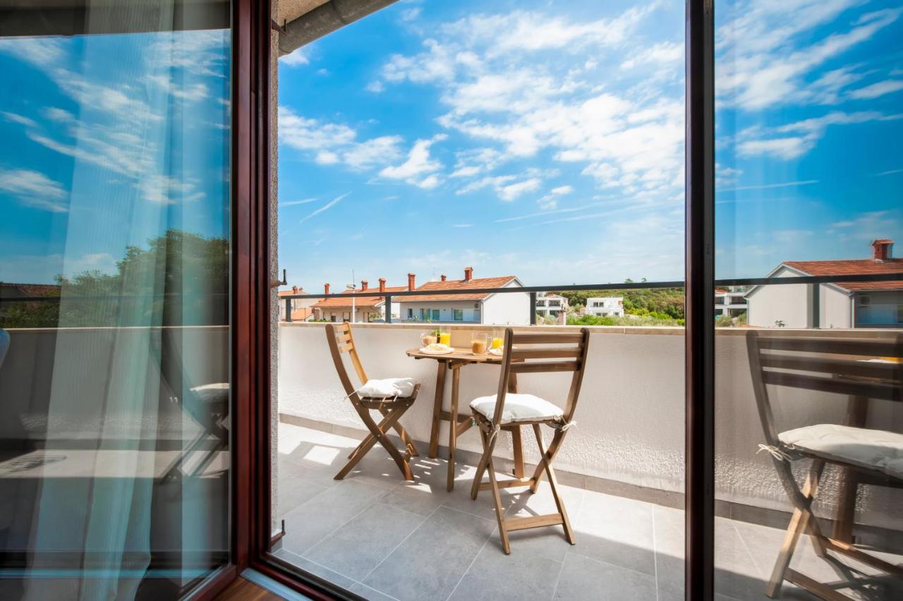 Apartments E&M Pula Exterior photo